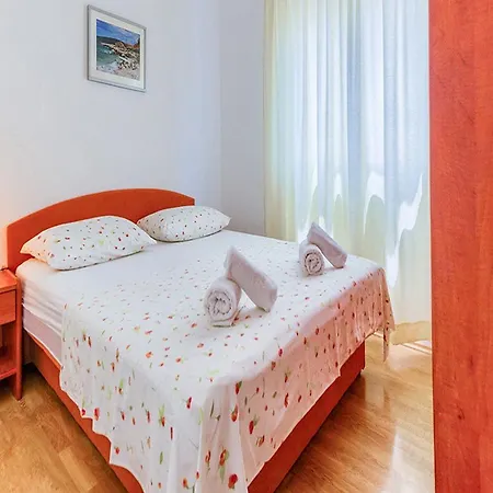 Apartment Ivo - One Bedroom With Terrace And Sea View A5 Postira