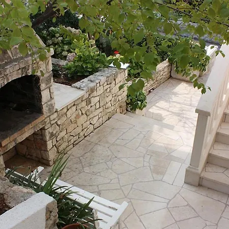 Ivo - One Bedroom With Terrace And Sea View A5